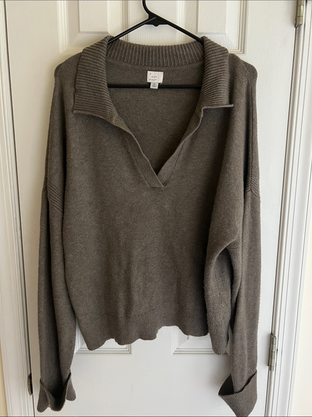 a new day taupe collared sweater size XL